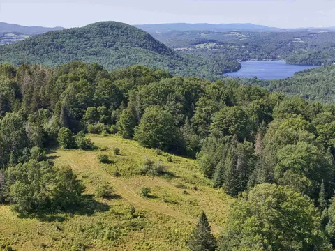 500 Apostle Will Dr, Ryegate, VT 05042