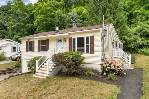34 Valley St, Laconia, NH 03246