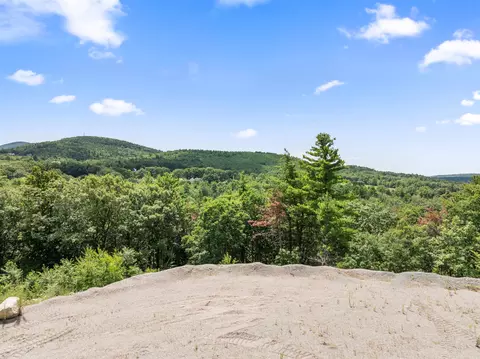 40 Foxglove Rd, Gilford, NH 03249