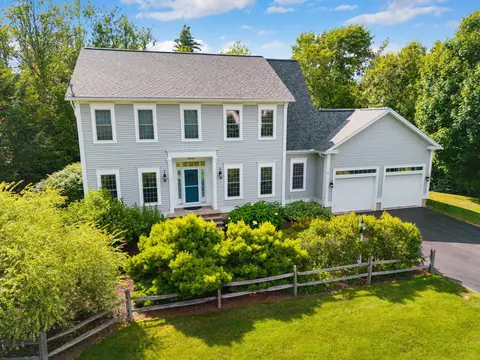 Exterior - 900 Ledgewood Dr, Williston, VT 05495 photo 3 of 11