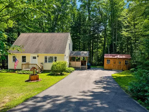 74 Myrtle St, Hillsborough, NH 03244