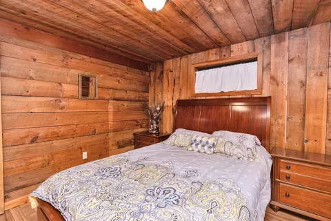 Bedroom - 431 Treelyn Rd, Stoddard, NH 03464 photo 6 of 6