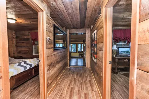 Entry Way - 431 Treelyn Rd, Stoddard, NH 03464 photo 3 of 4