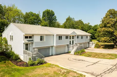 22 Meadowbrook Vlg, Rochester, NH 03867