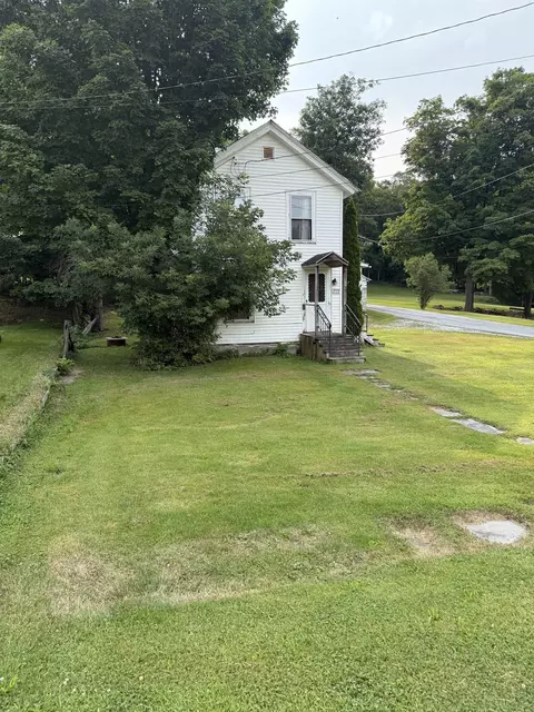 111 New St, Pawlet, VT 05775