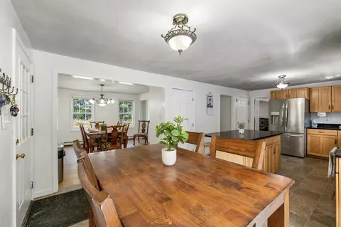 Dining - 197 Grapevine Rd, Dunbarton, NH 03046 photo 2 of 4