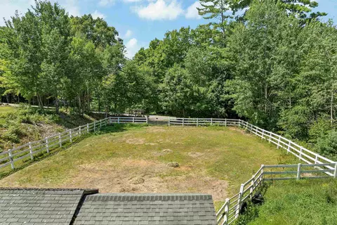 Exterior - 197 Grapevine Rd, Dunbarton, NH 03046 photo 11 of 16
