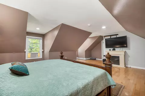 Bedroom - 197 Grapevine Rd, Dunbarton, NH 03046 photo 7 of 11
