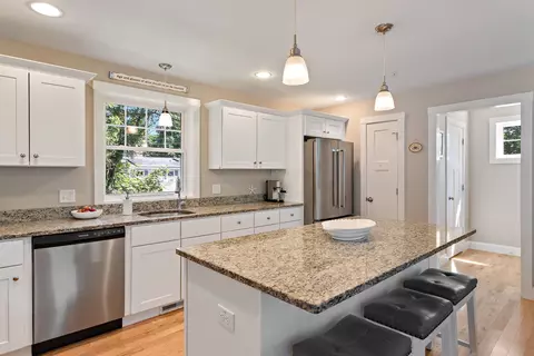 Kitchen - 10 Charron Cir, Exeter, NH 03833 photo 1 of 5