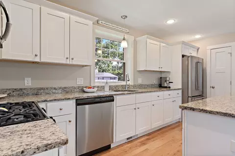 Kitchen - 10 Charron Cir, Exeter, NH 03833 photo 3 of 5