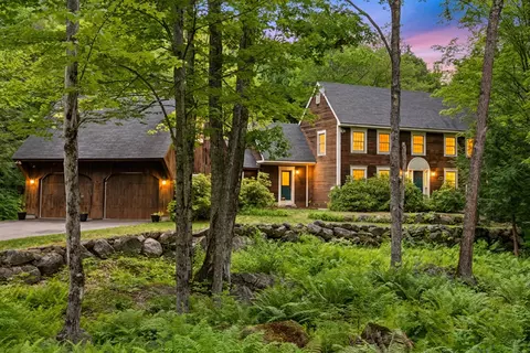 11 Gibson Rd, Hillsborough, NH 03244