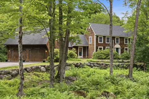 11 Gibson Rd, Hillsborough, NH 03244