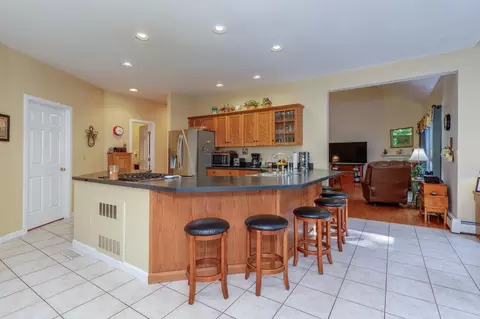 Kitchen - 14 Fieldstone Dr, Hooksett, NH 03106 photo 7 of 7