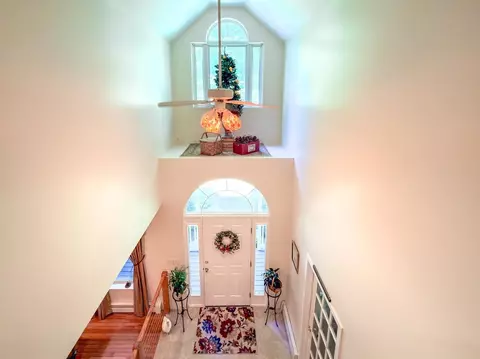 Entry Way - 14 Fieldstone Dr, Hooksett, NH 03106 photo 8 of 10
