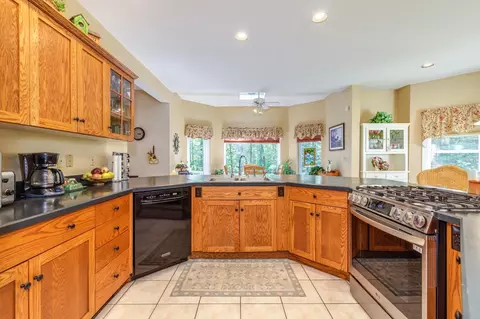 Kitchen - 14 Fieldstone Dr, Hooksett, NH 03106 photo 1 of 7