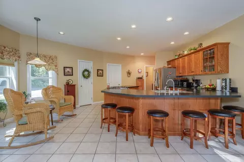 Kitchen - 14 Fieldstone Dr, Hooksett, NH 03106 photo 6 of 7