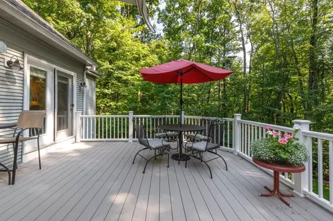 Exterior - 14 Fieldstone Dr, Hooksett, NH 03106 photo 8 of 11