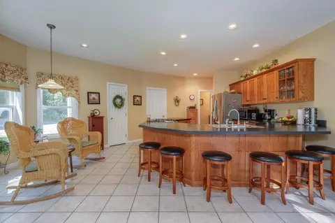 Kitchen - 14 Fieldstone Dr, Hooksett, NH 03106 photo 6 of 7