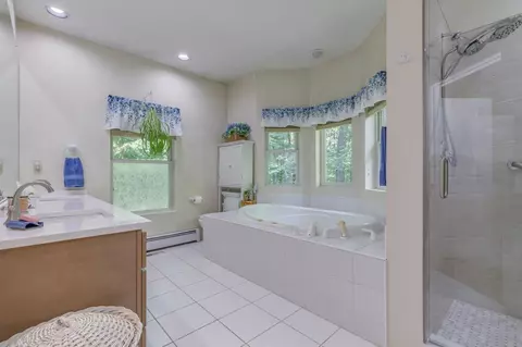 Bath - 14 Fieldstone Dr, Hooksett, NH 03106 photo 1 of 4