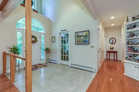Entry Way - 14 Fieldstone Dr, Hooksett, NH 03106 photo 5 of 10