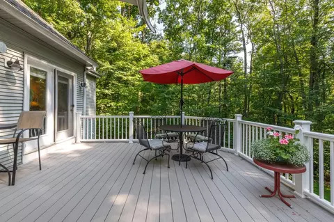 Exterior - 14 Fieldstone Dr, Hooksett, NH 03106 photo 8 of 11