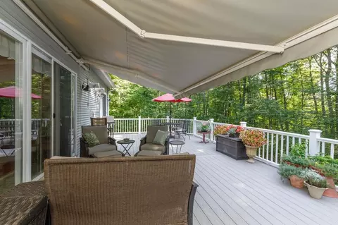 Exterior - 14 Fieldstone Dr, Hooksett, NH 03106 photo 6 of 11