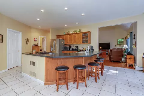 Kitchen - 14 Fieldstone Dr, Hooksett, NH 03106 photo 7 of 7
