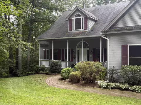 Exterior - 14 Fieldstone Dr, Hooksett, NH 03106 photo 2 of 11
