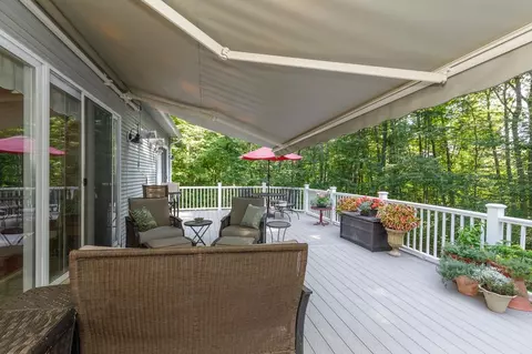 Exterior - 14 Fieldstone Dr, Hooksett, NH 03106 photo 6 of 11
