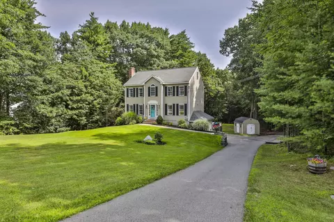7 Kenwood Dr, Newton, NH 03858