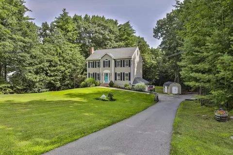 7 Kenwood Dr, Newton, NH 03858