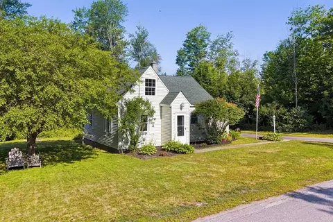 174 Summer St, Newport, NH 03773