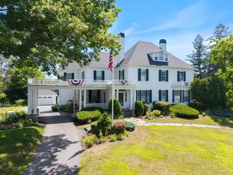 555 Main St, Farmington, NH 03835