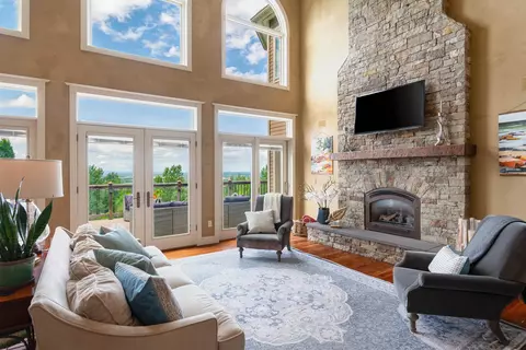 Living - 447 Highlands Dr, Williston, VT 05495 photo 2 of 4