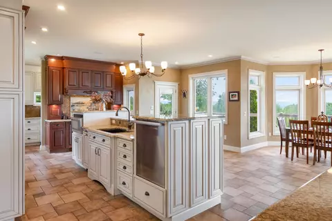 Kitchen - 447 Highlands Dr, Williston, VT 05495 photo 3 of 7