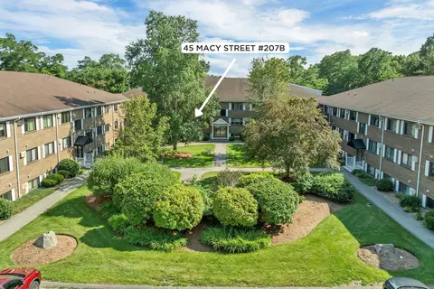 45 Macy St #207B, Amesbury, MA 01913