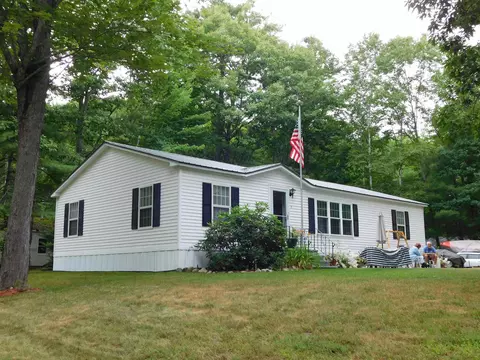 10 Harvey Brook Rd, Wolfeboro, NH 03894