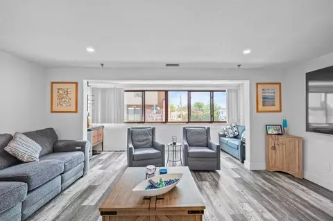 Living - 989 Ocean Blvd #5, Hampton, NH 03842 photo 2 of 5