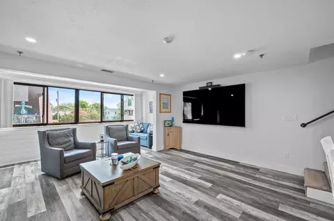 Living - 989 Ocean Blvd #5, Hampton, NH 03842 photo 3 of 5