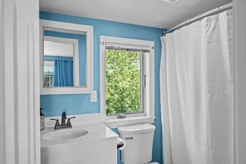 Bath - 989 Ocean Blvd #5, Hampton, NH 03842 photo 3 of 3