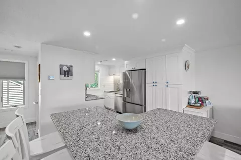Kitchen - 989 Ocean Blvd #5, Hampton, NH 03842 photo 1 of 4