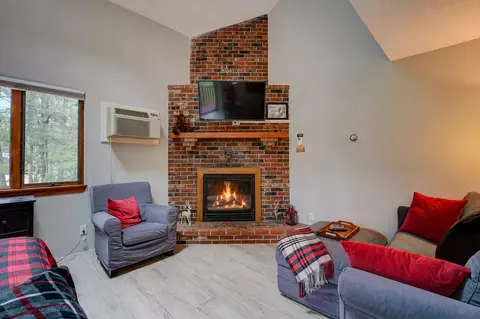 Living - 6 River Run Dr # P, Bartlett, NH 03812 photo 1 of 1