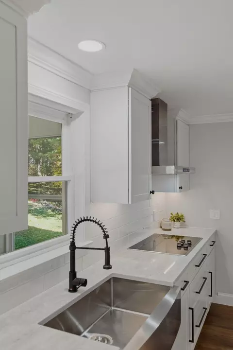 Kitchen - 3 Aladdin Rd, Windham, NH 03087 photo 5 of 7