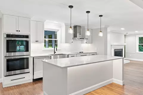 Kitchen - 3 Aladdin Rd, Windham, NH 03087 photo 4 of 5