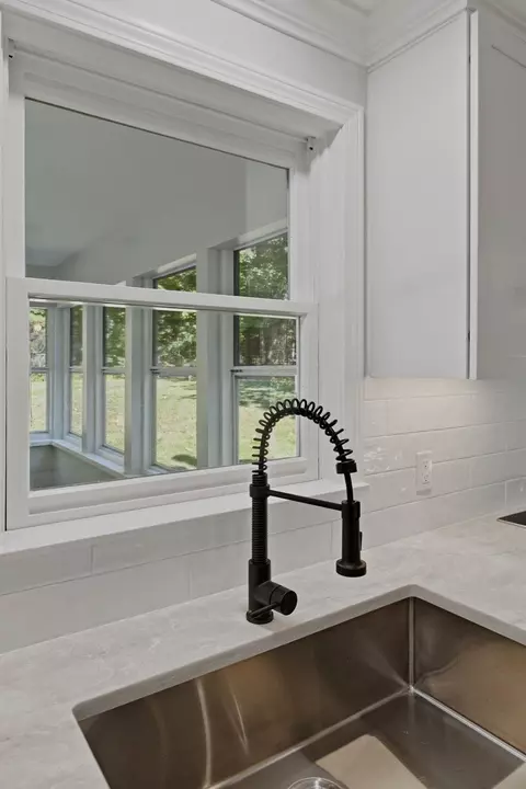 Kitchen - 3 Aladdin Rd, Windham, NH 03087 photo 6 of 7