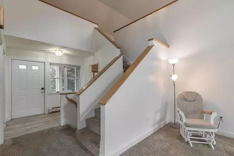 Entry Way - 33 Wintercroft Cir #5, Grantham, NH 03753 photo 4 of 5