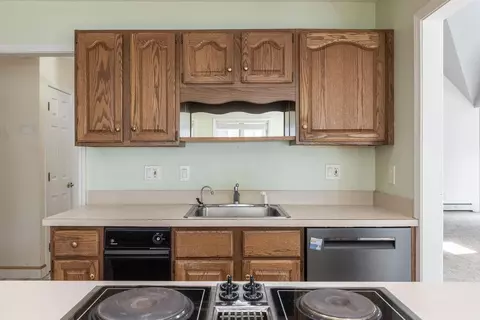 Kitchen - 33 Wintercroft Cir #5, Grantham, NH 03753 photo 3 of 6