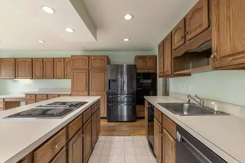 Kitchen - 33 Wintercroft Cir #5, Grantham, NH 03753 photo 1 of 6