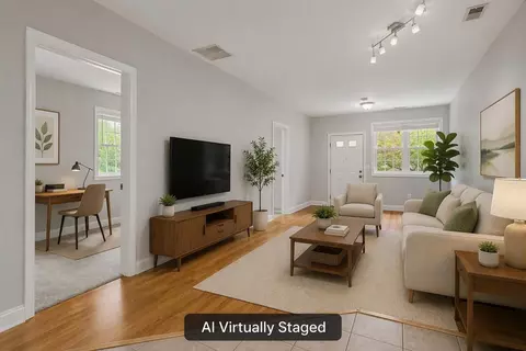 95 Court St #8, Exeter, NH 03833