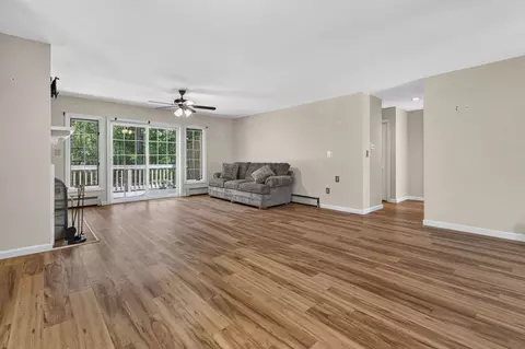 Living - 1465 Hooksett Rd #365, Hooksett, NH 03106 photo 3 of 7